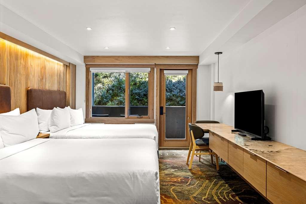 Otter Hotel *